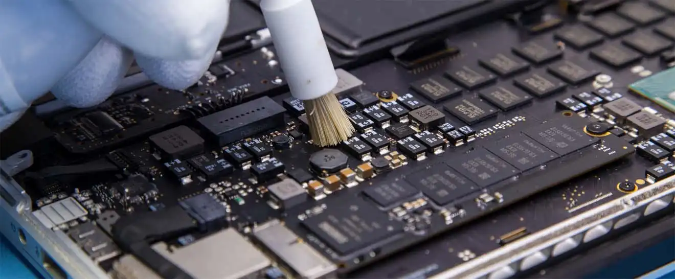 Чистка Apple MacBook от пыли в Красногорске | Замена термопасты